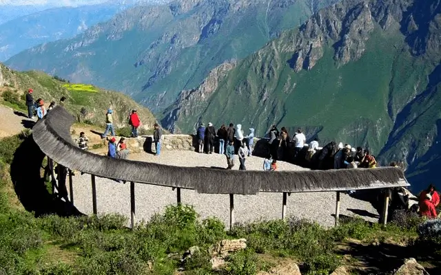 cruz del colca mirador