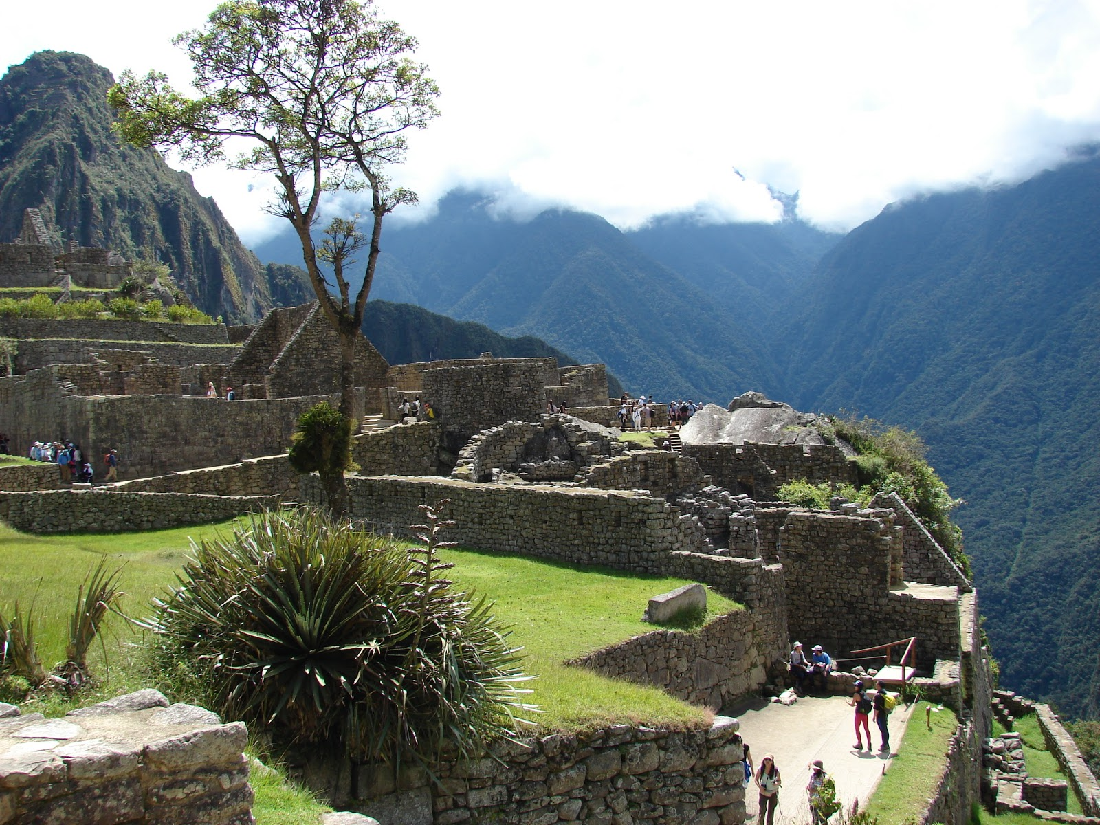 machupicchu circuit1 pisonay square